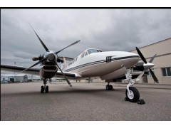 King Air 300 N729AK