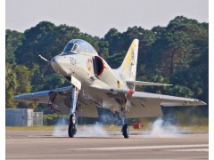 Mcdonnell Douglas TA4J SKYHAWK