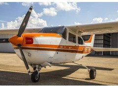 1977 CESSNA 210M